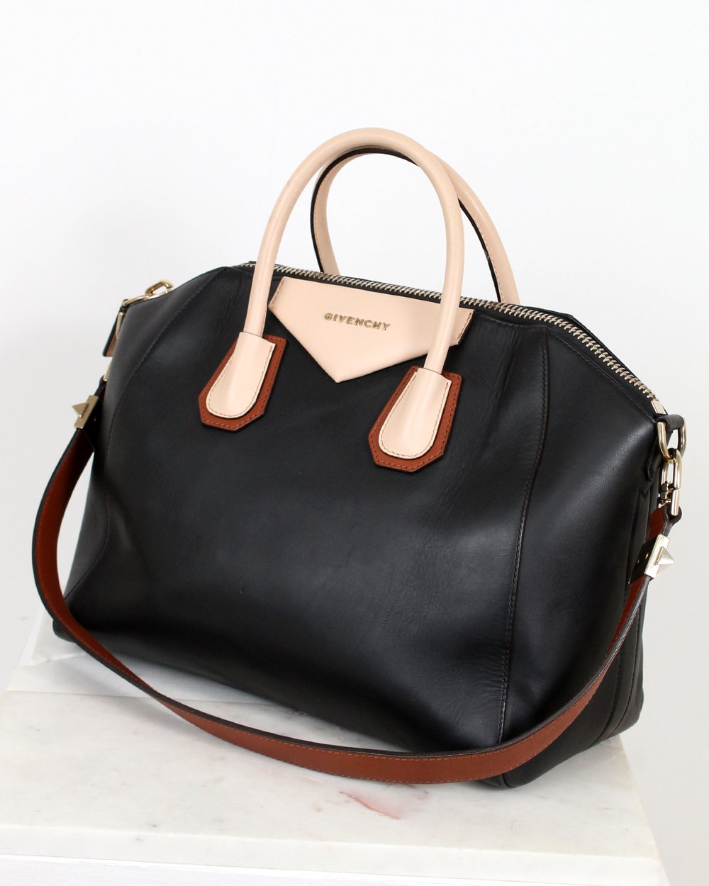 Louis Vuitton Gris Neon Cuit Orfevre Leather W PM Bag — Otra Vez Couture  Consignment