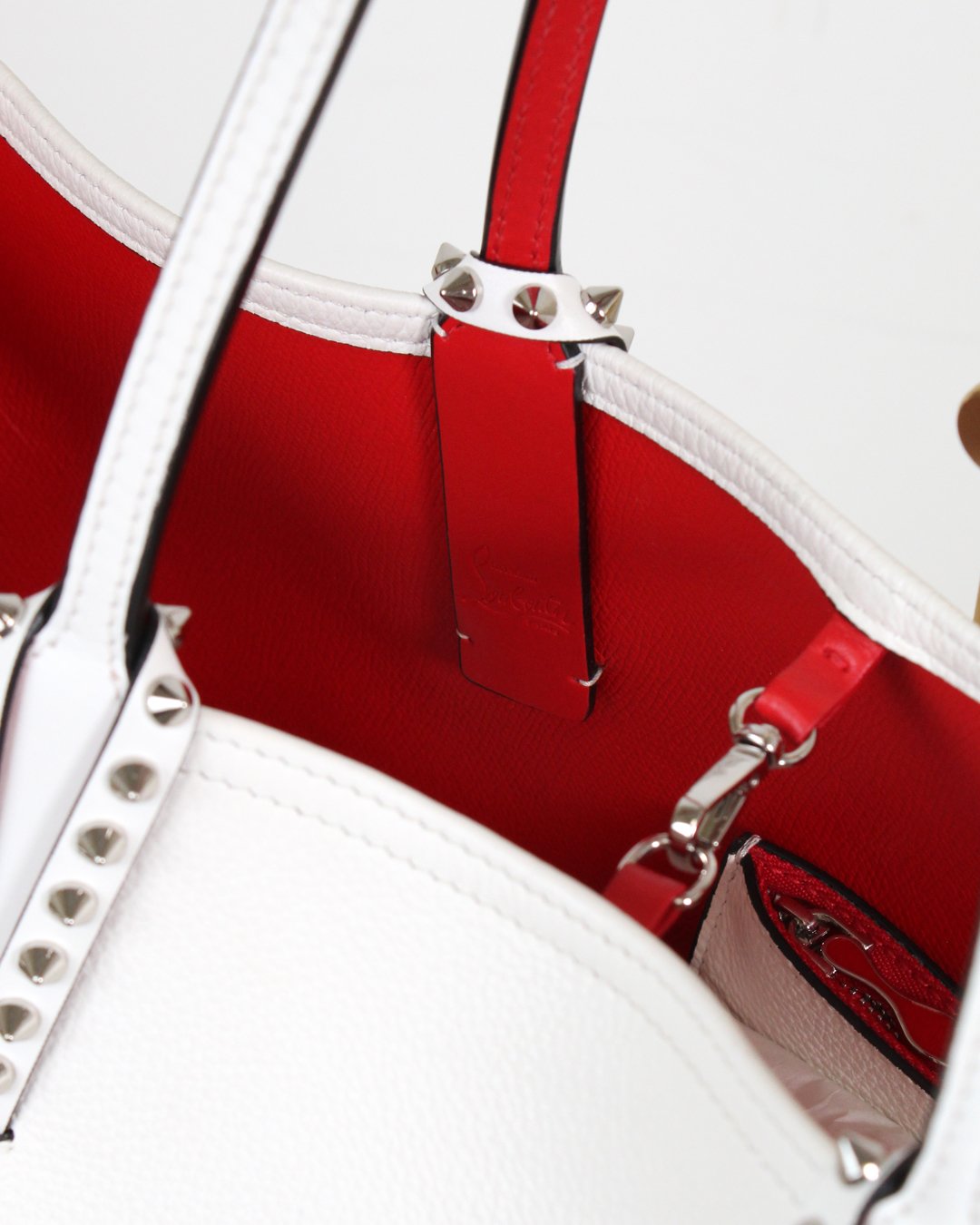 Cabata leather tote Christian Louboutin White in Leather - 27963653