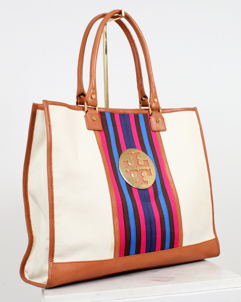 Louis Vuitton Monogram Mahina Carmel Hobo - Neutrals Hobos, Handbags -  LOU771765
