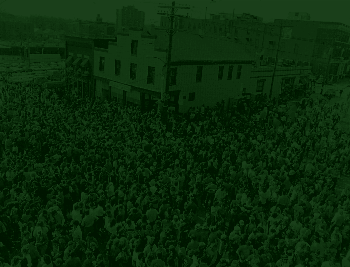 Vintage Kelly's Crowd.png