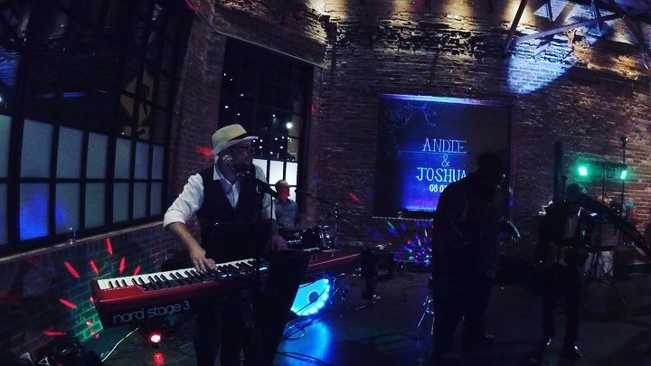 Uploading a bunch of videos from a recent gig. The Bird #Barnburners #prince #wedding #classicrock #party #partyband #thetime #thebird