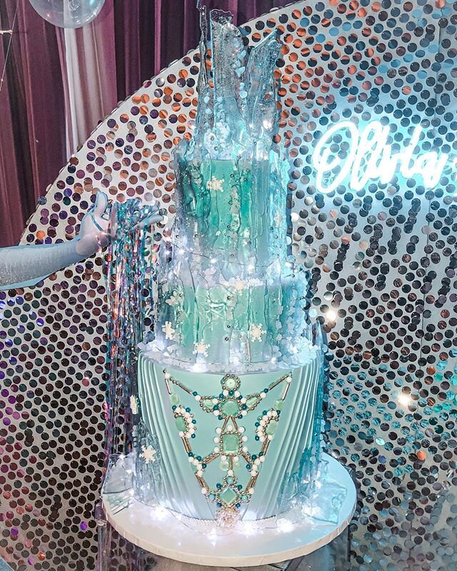Fit for a Frozen Princess ❄️ My most outrageous sugar glass cake yet!