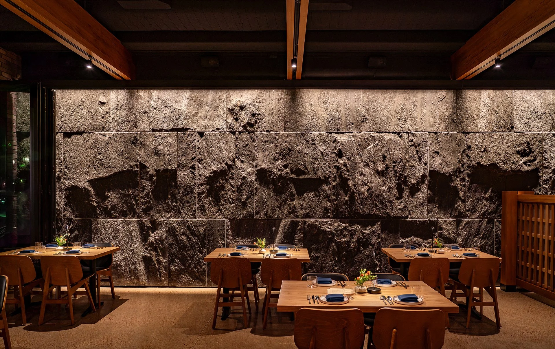 KIZAKI_INTERIOR 04_STONE WALL_1280x1920_LANDSCAPE_25-0705_cropped.jpg