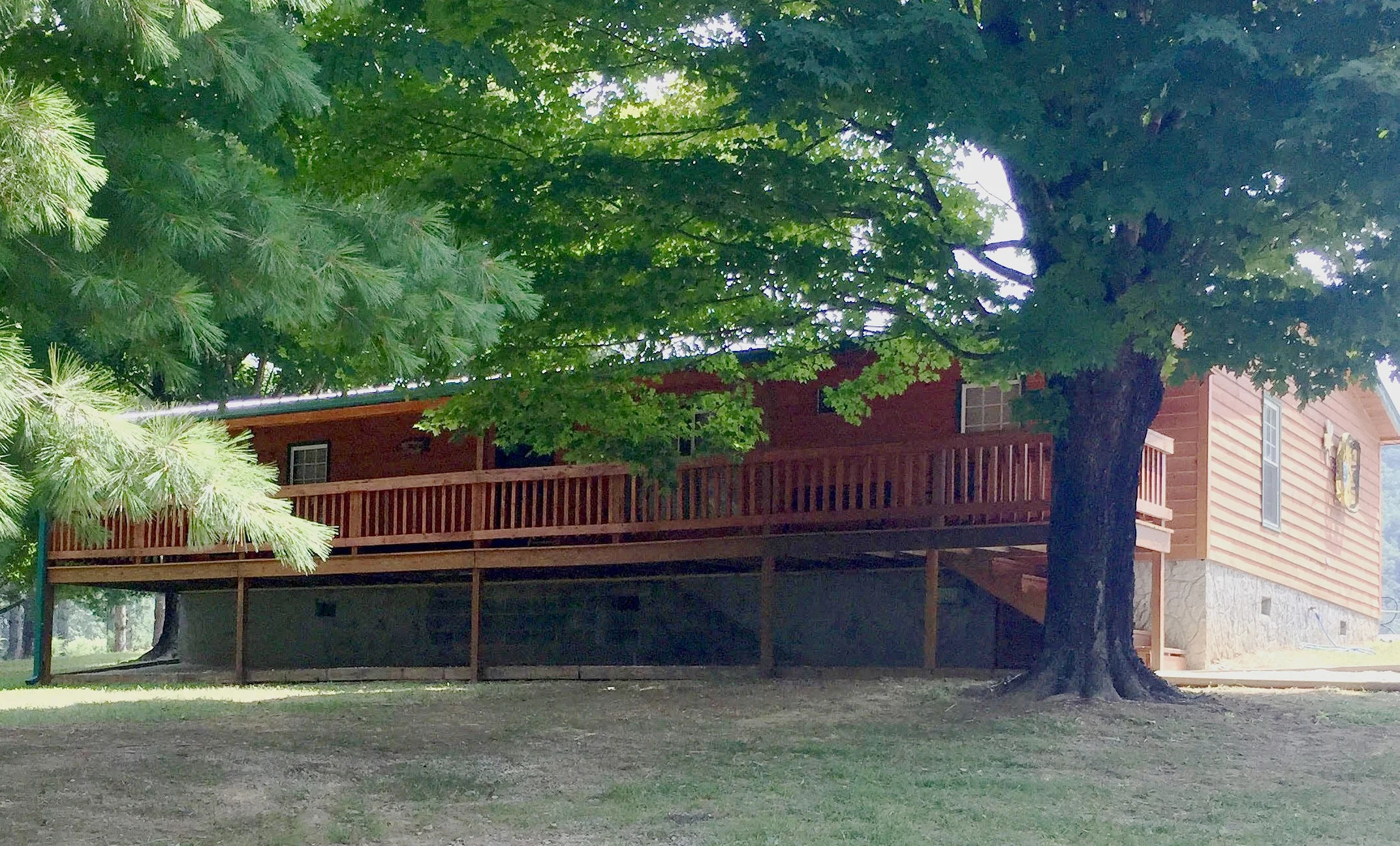 Cabin 14 Exterior2.jpg