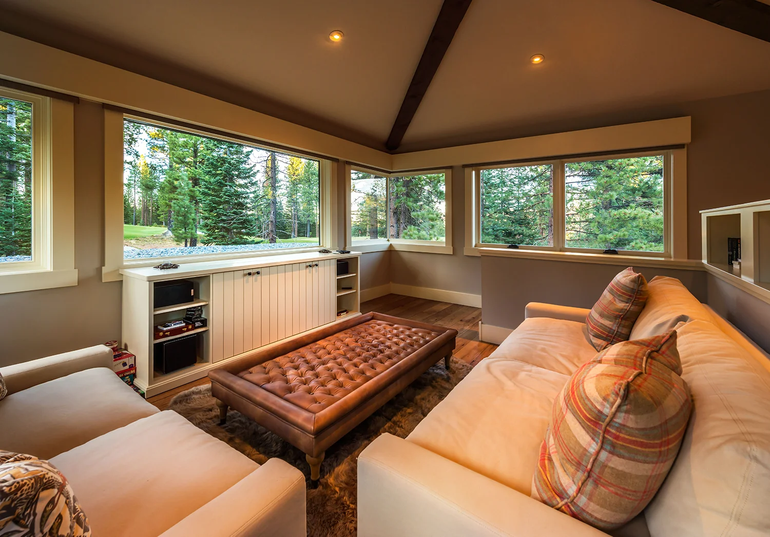 Lot 288_Visat Room_Windows.jpg