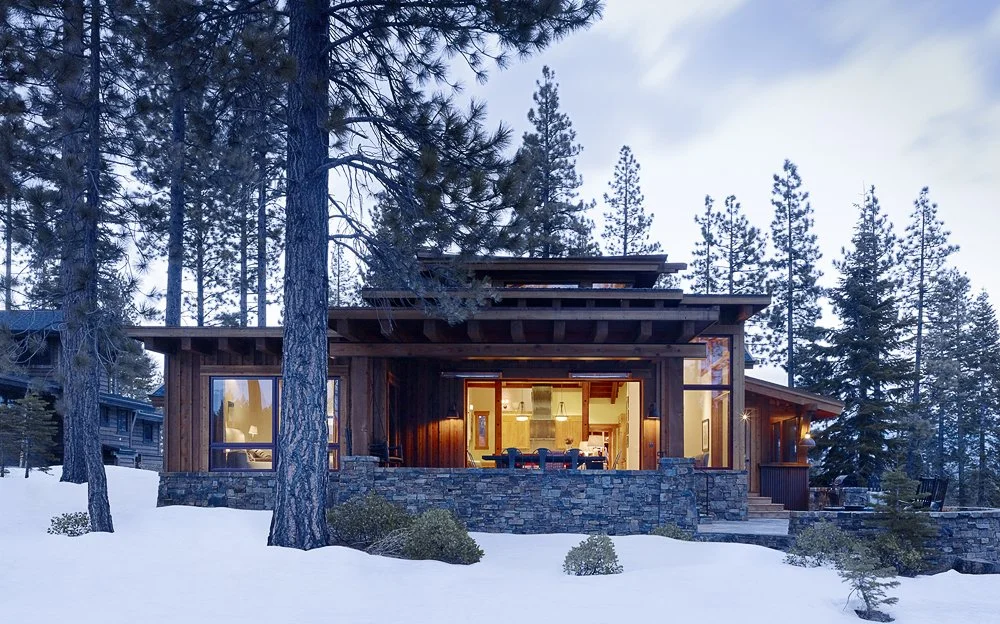 Modern Mountain Cabin: Contemporary Comfort