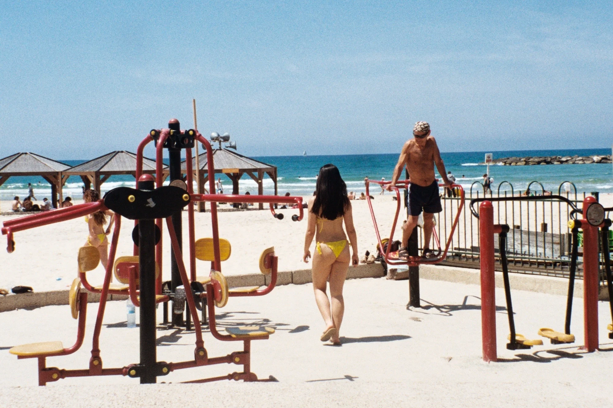 AA011_7.jpg