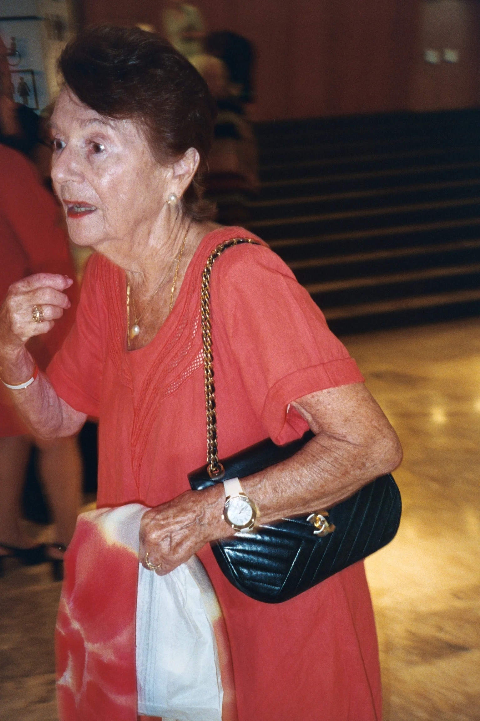 AA009_4.jpg