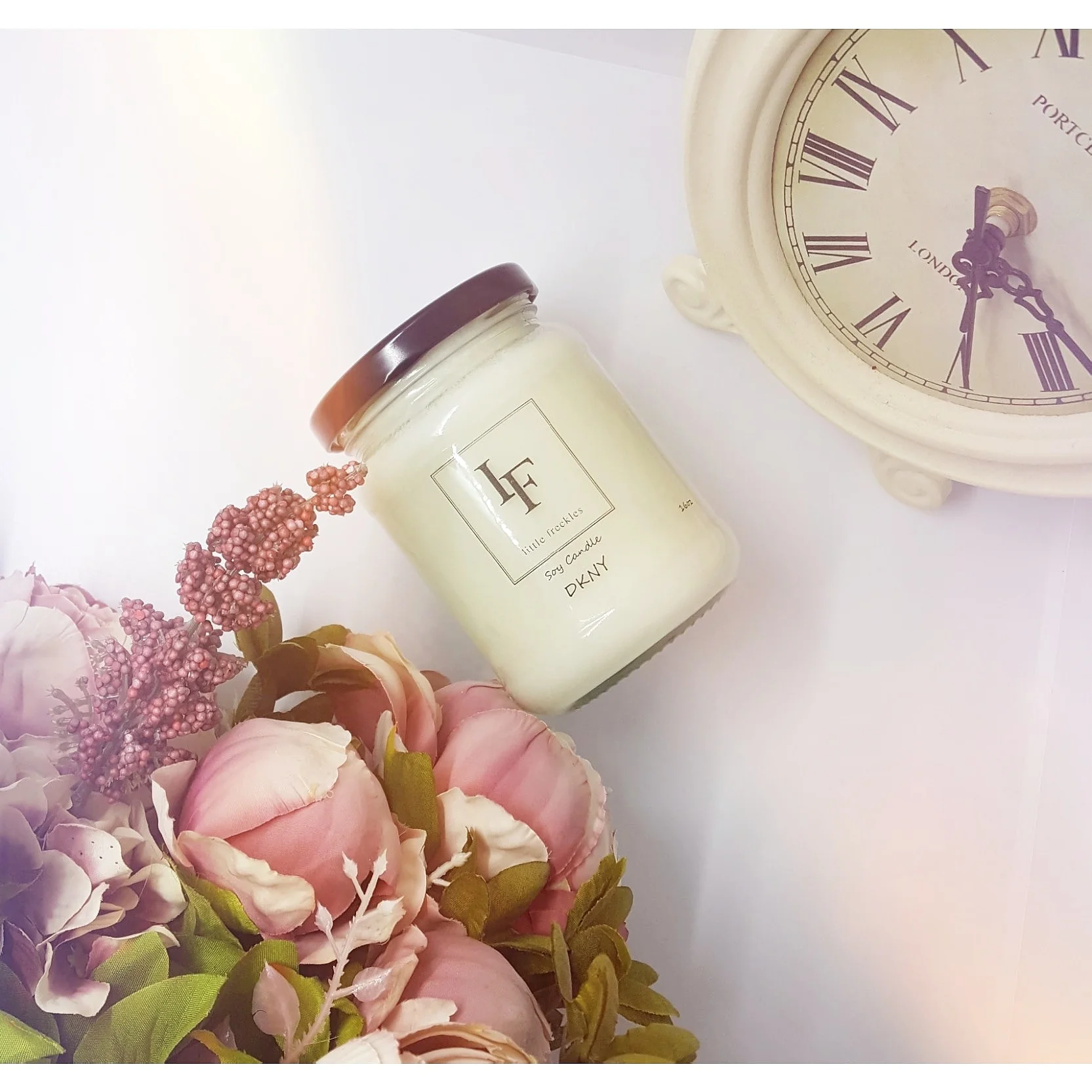 Little Freckles make artisan candles, waxes, and melts. Best small-batch candle companies, online farmers market