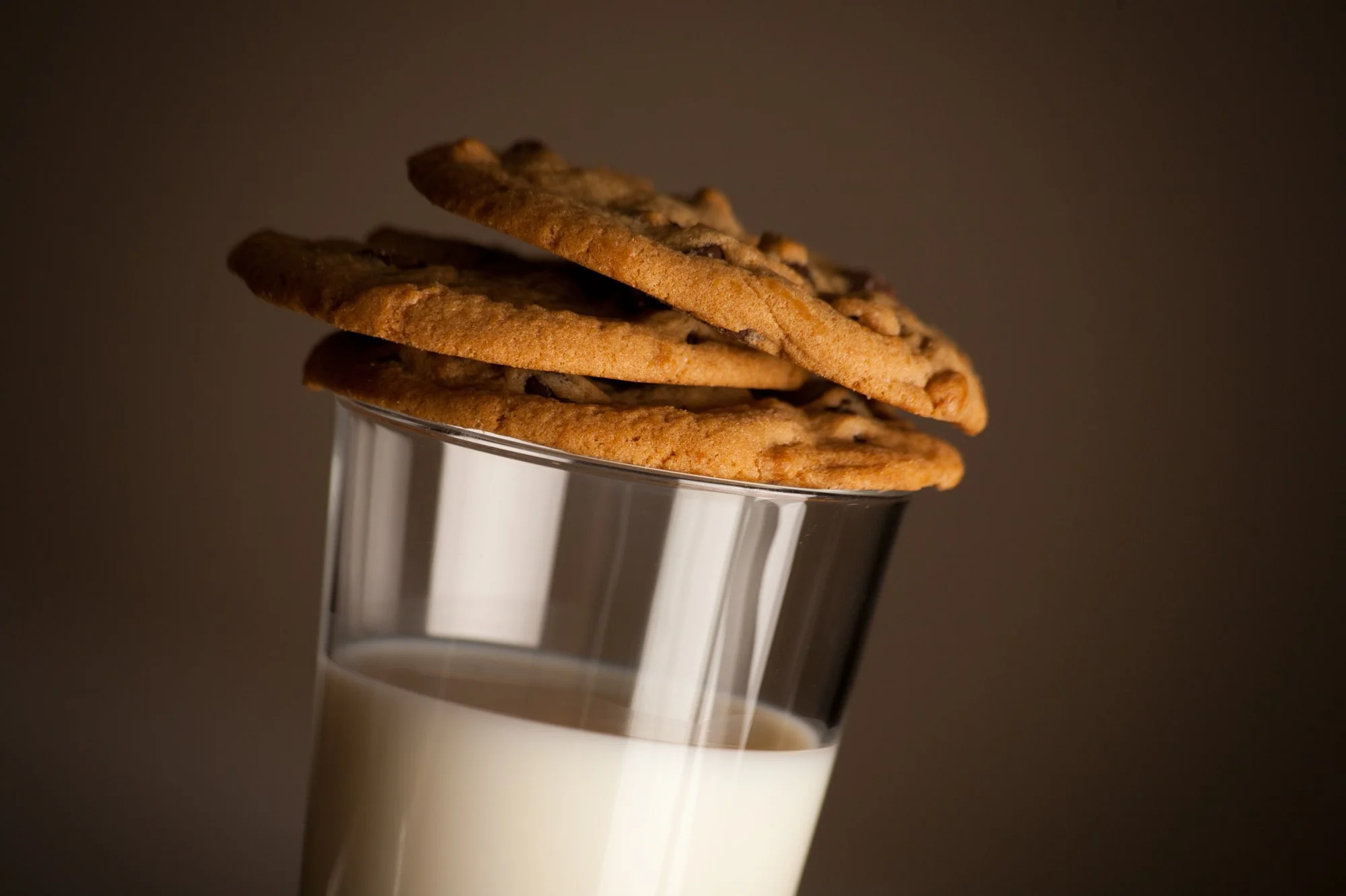 Oat Milk: Recipe, Ingredients, Nutrition, Uses. Everything you need to know about Oat Milk!
