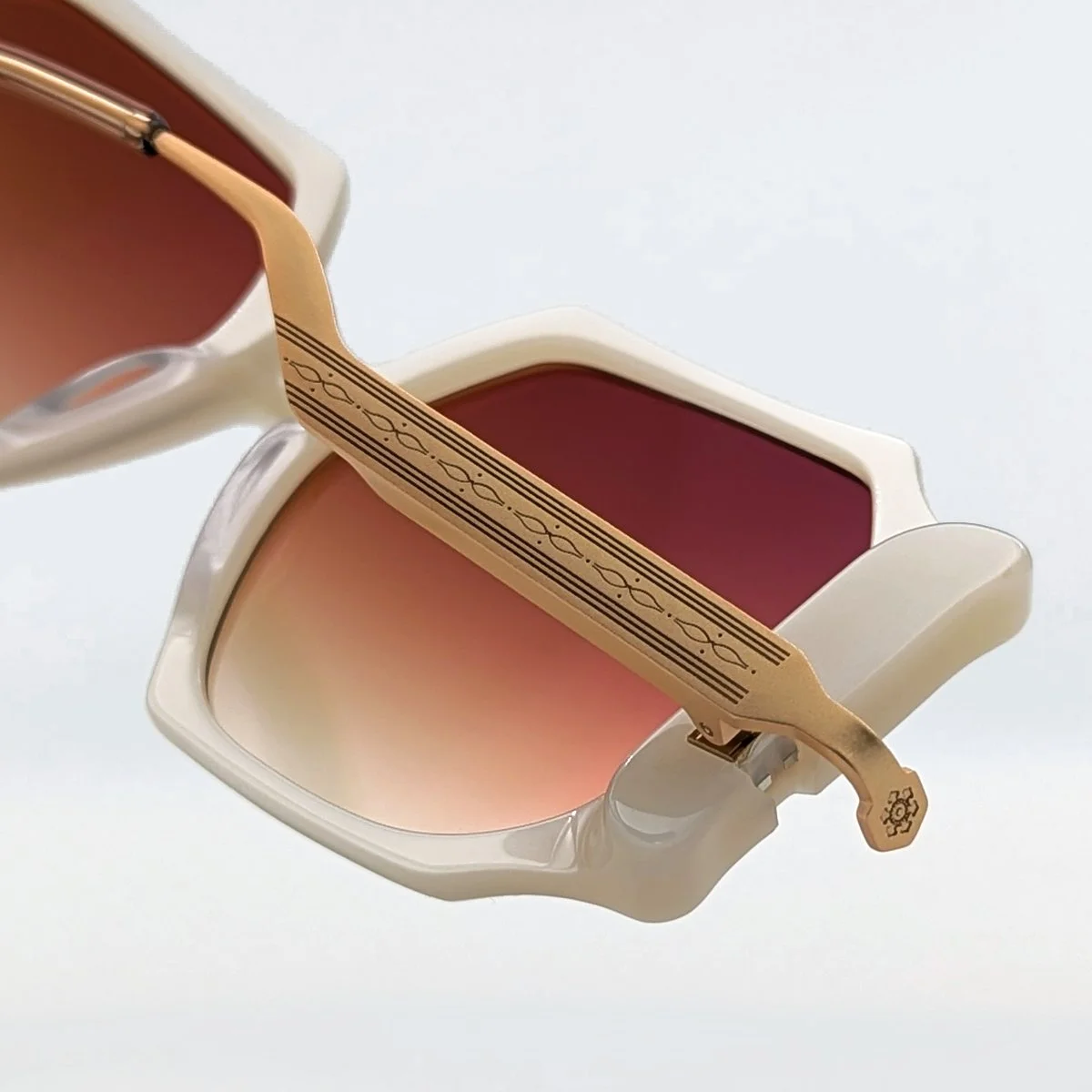 The Feeling of Luxury: Materials That Define High-End Eyewear