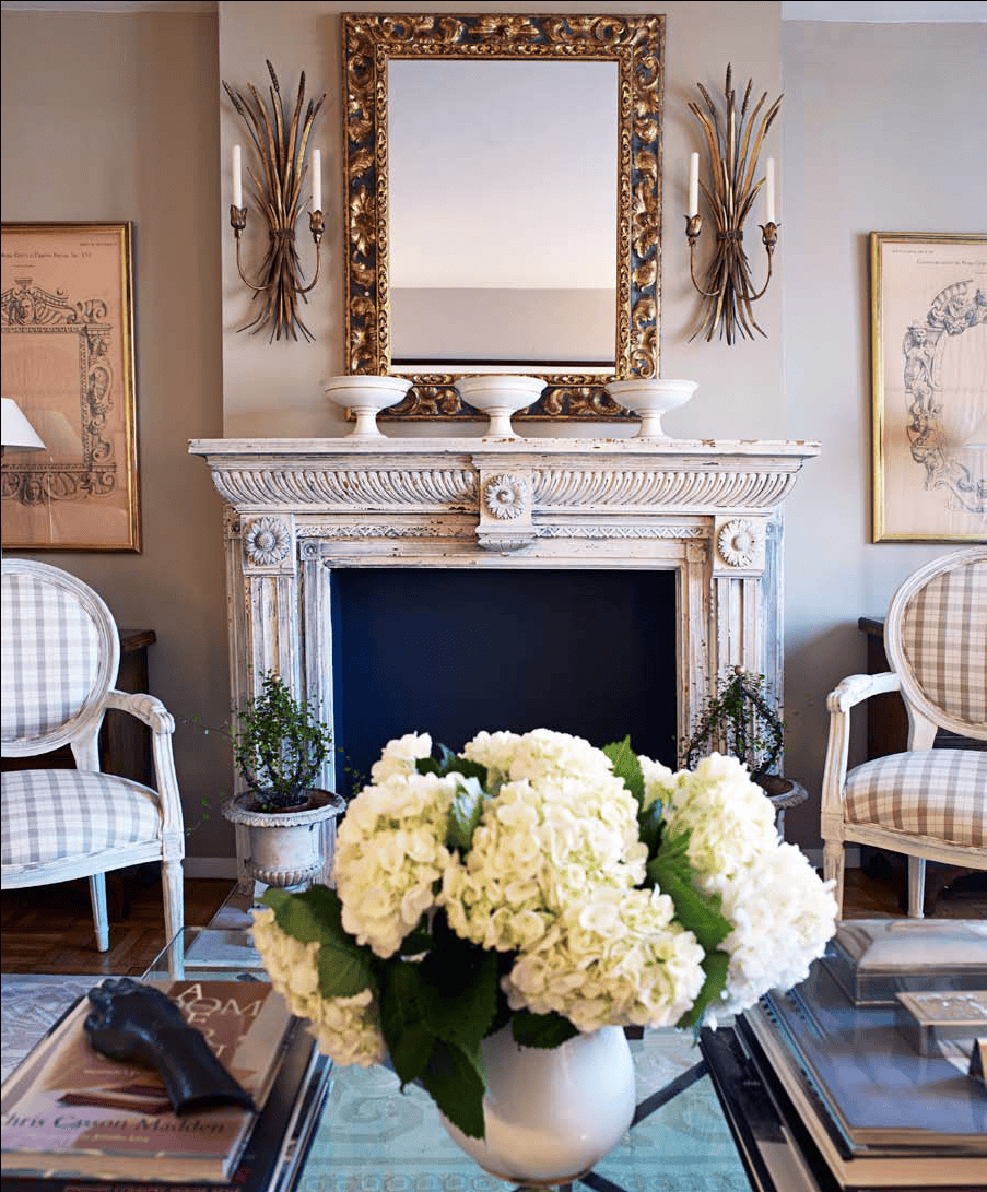 Constantine Mantel (1).png