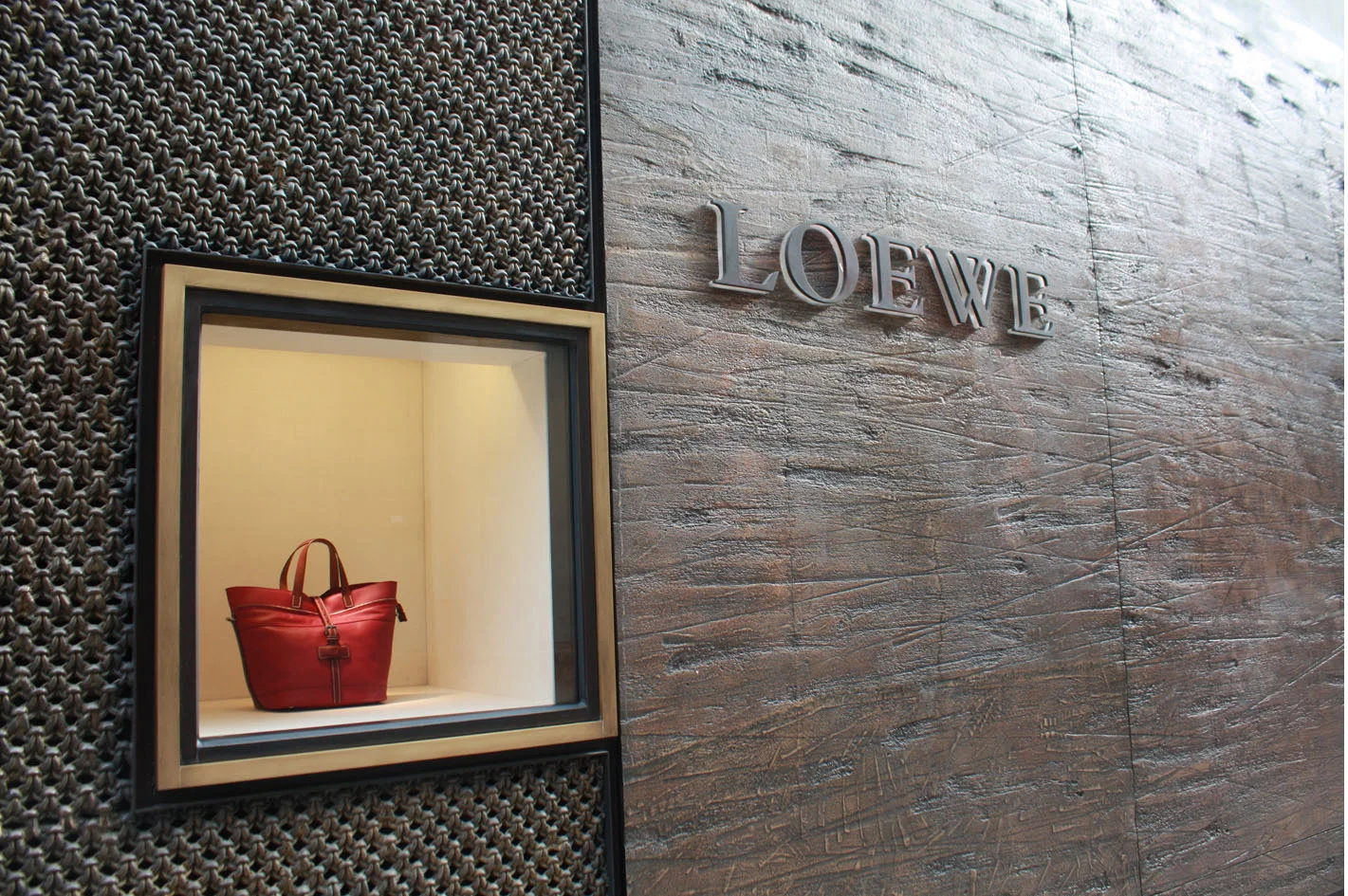 SSS-MATERIALS-Loewe-1.jpg