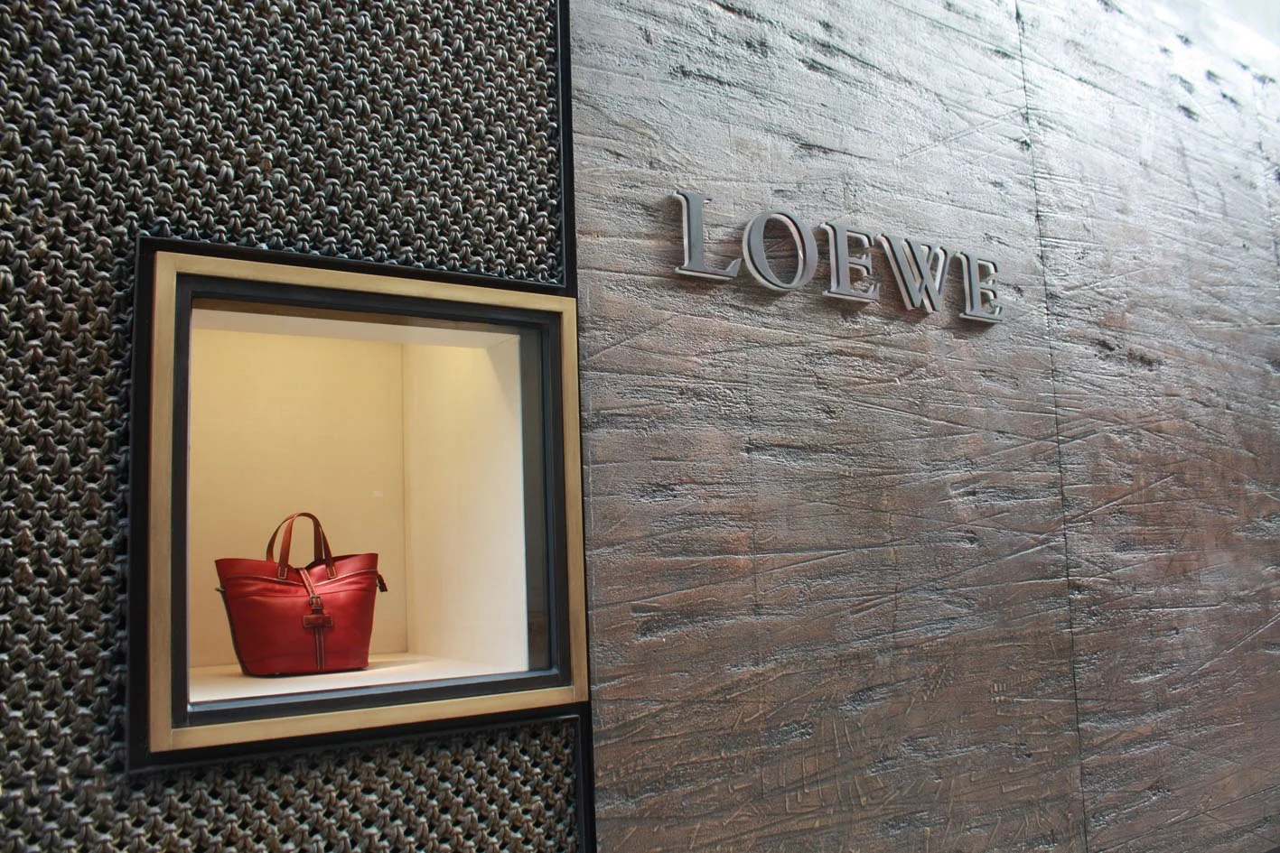 SSS-MATERIALS-Loewe-1.jpg