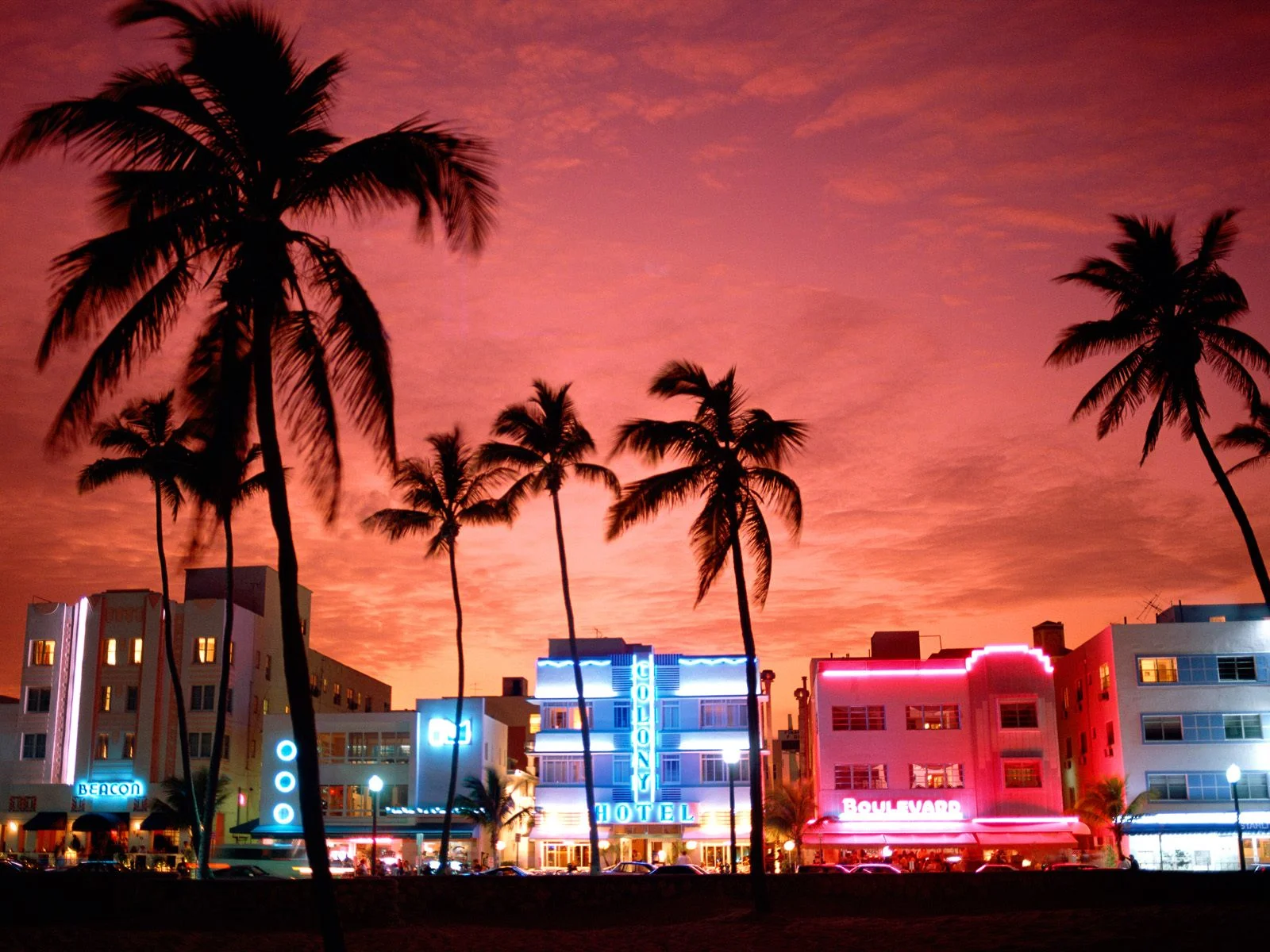 Top-Motels-South-Beach.jpg