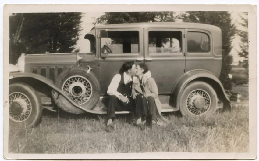 Bonnie-and-Clyde-in-the-1930s-1-850x527.jpg