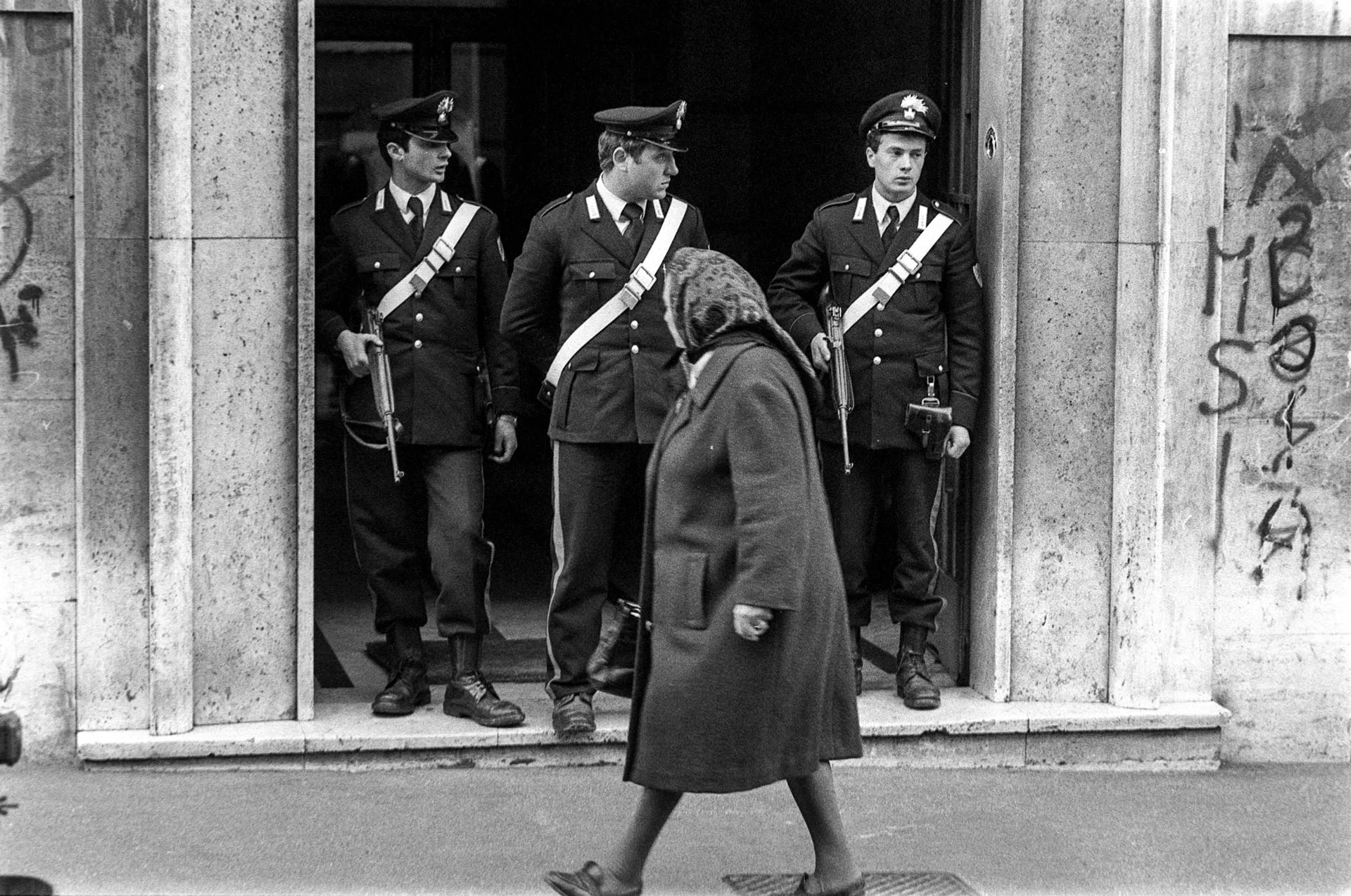 Rome, Italy - 10 May 1978 The reaction of the people after the discovery of Aldo Moro's corpse. 
