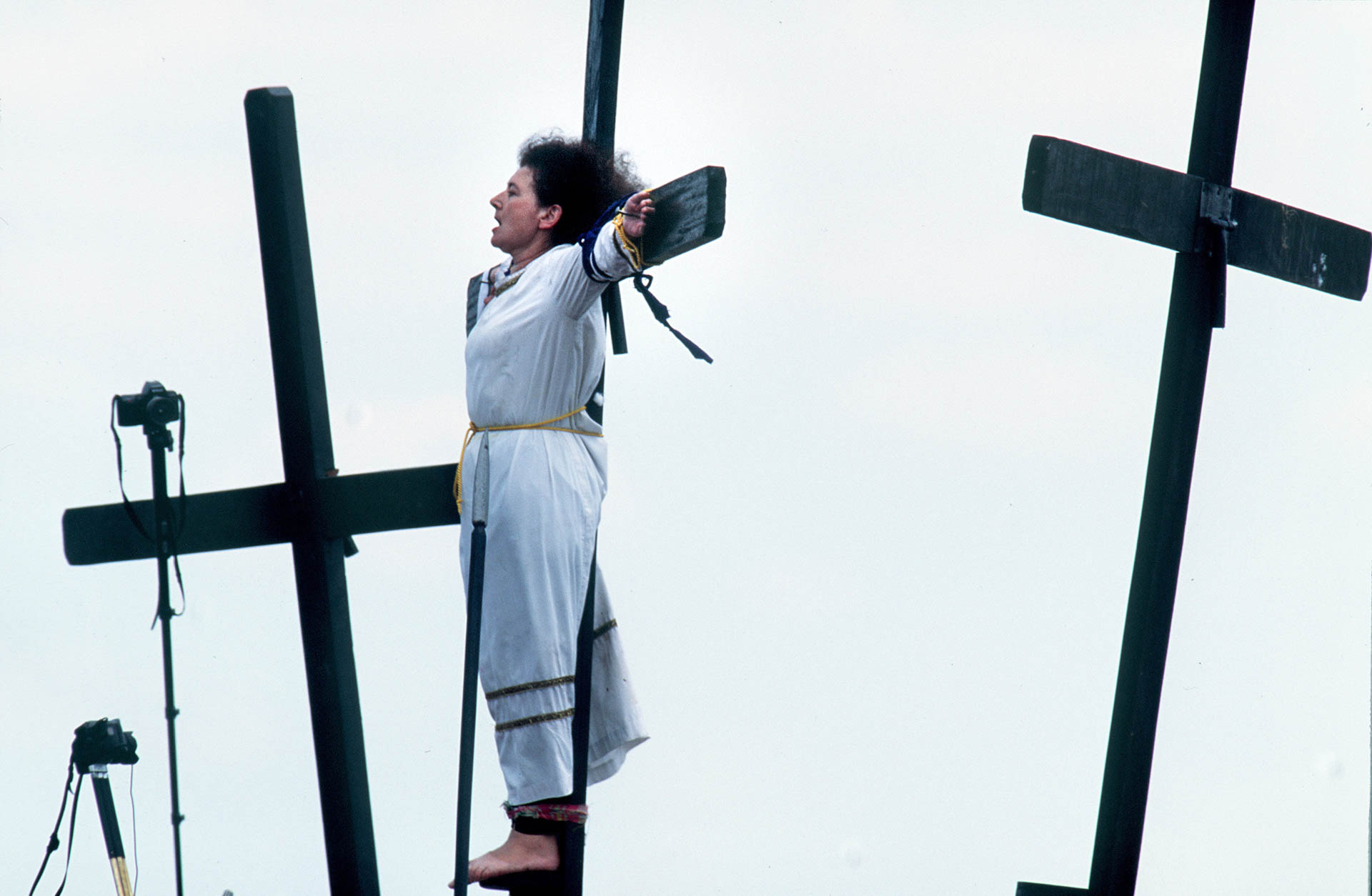  The miracle around the world: Philippines, women decide to be crucified.&nbsp; 