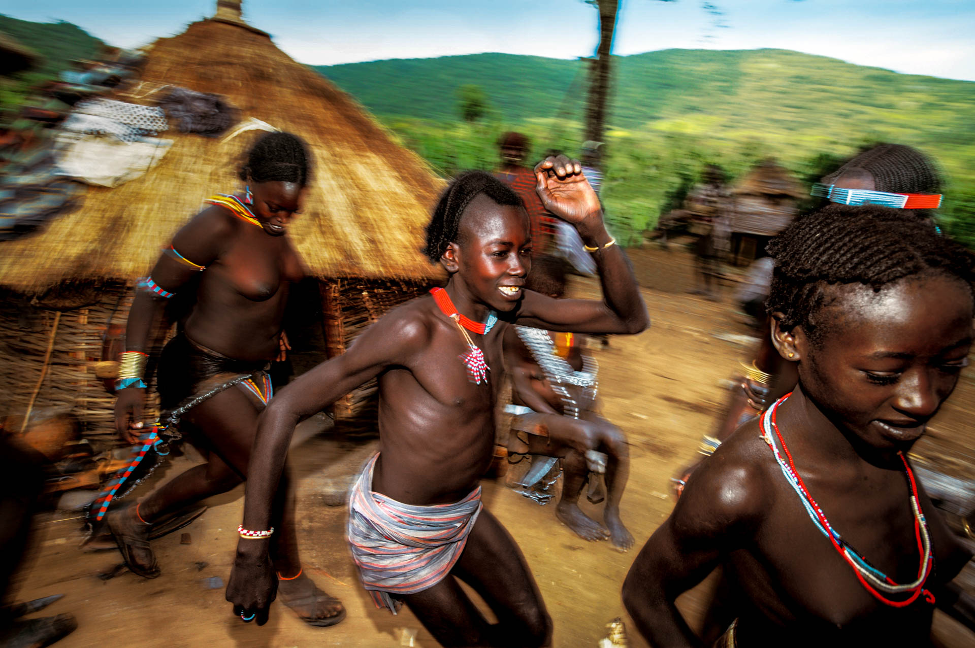The Iwangadi -or Dance of the Night- is a courtship ritual of Benna.