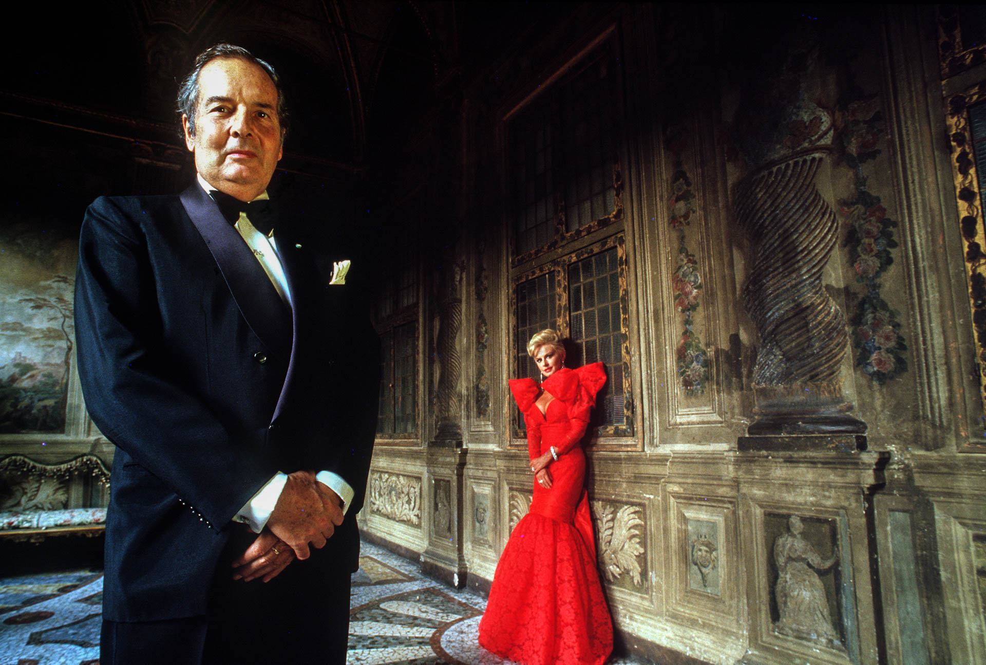 Rome, Italy - October 1987
Count and countess Dino and Donatella Pecci Blunt in the ballroom of their residence, Palazzo Pecci: once a year they host a reception for international leaders and celebrities.
© GIANNI GIANSANTI 