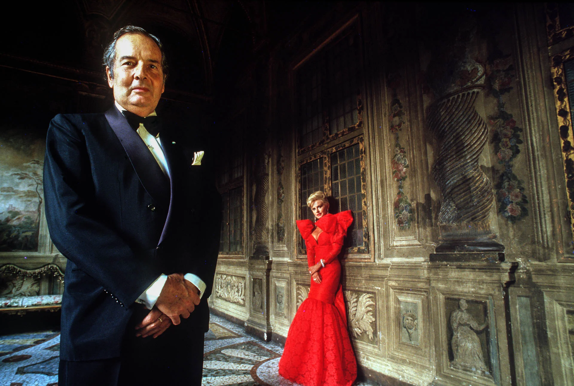 Rome, Italy - October 1987
Count and countess Dino and Donatella Pecci Blunt in the ballroom of their residence, Palazzo Pecci: once a year they host a reception for international leaders and celebrities.
© GIANNI GIANSANTI