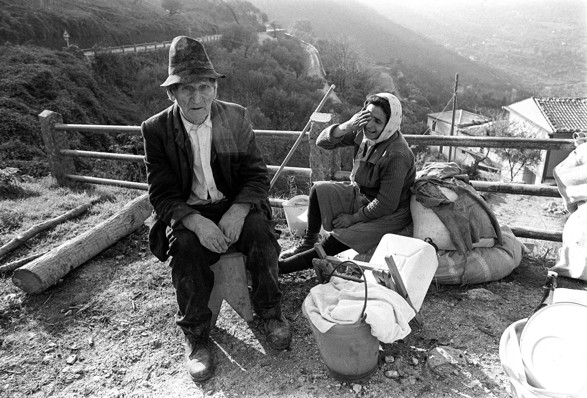  Basilicata, 24 November 1980
At 19,35 pm of the night of 23 November, the biggest earthquake in Italy destroys a large part of Campania and Basilicate towns and villages. More than 3000 people dead, 250,000 homeless. 
© GIANNI GIANSANTI 
