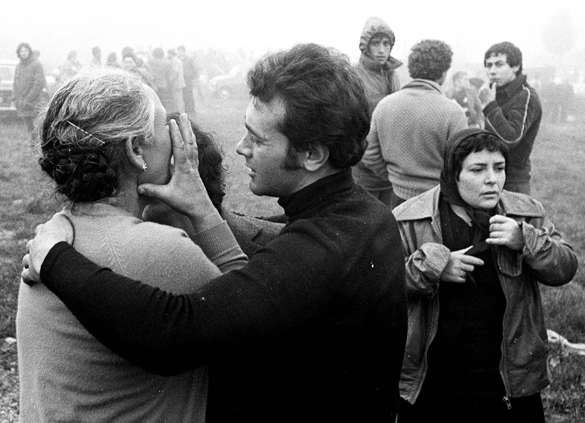 Basilicata, 24 November 1980
At 19,35 pm of the night of 23 November, the biggest earthquake in Italy destroys a large part of Campania and Basilicate towns and villages. More than 3000 people dead, 250,000 homeless.
© GIANNI GIANSANTI