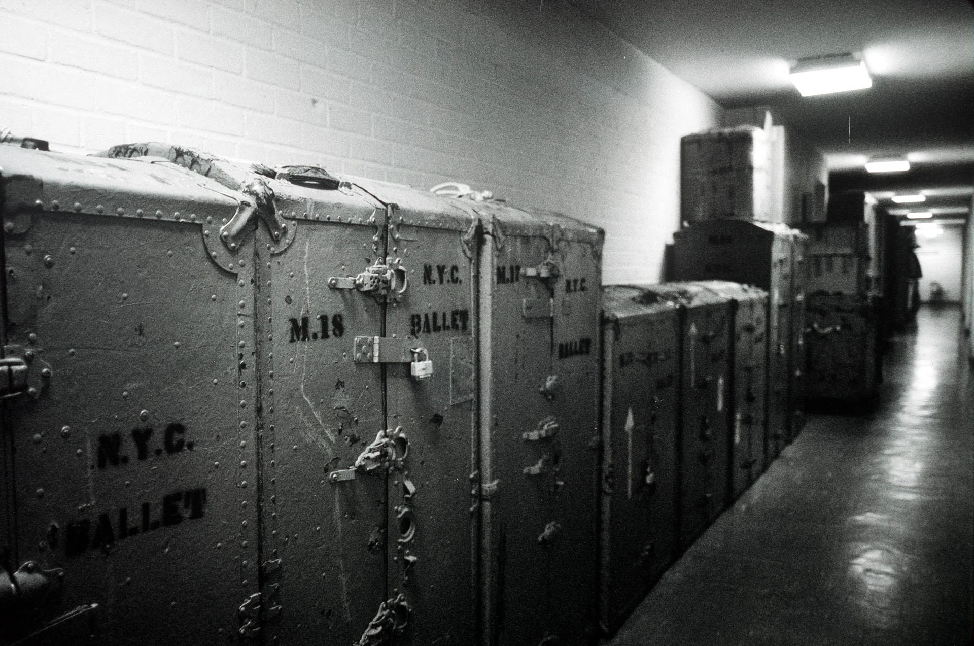 New York, USA 10 May 1995.
A week spend in the backstage of the prestigious New York city ballet.
© GIANNI GIANSANTI