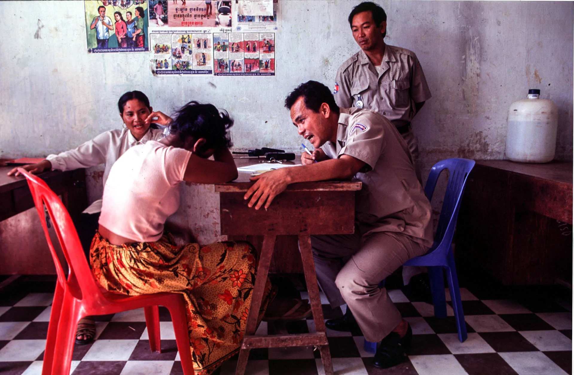 Phnom Phen,17 February 1999
Travel around word of prostitution in Cambogia accompanied by
Somaly Mam.
© GIANNI GIANSANTI