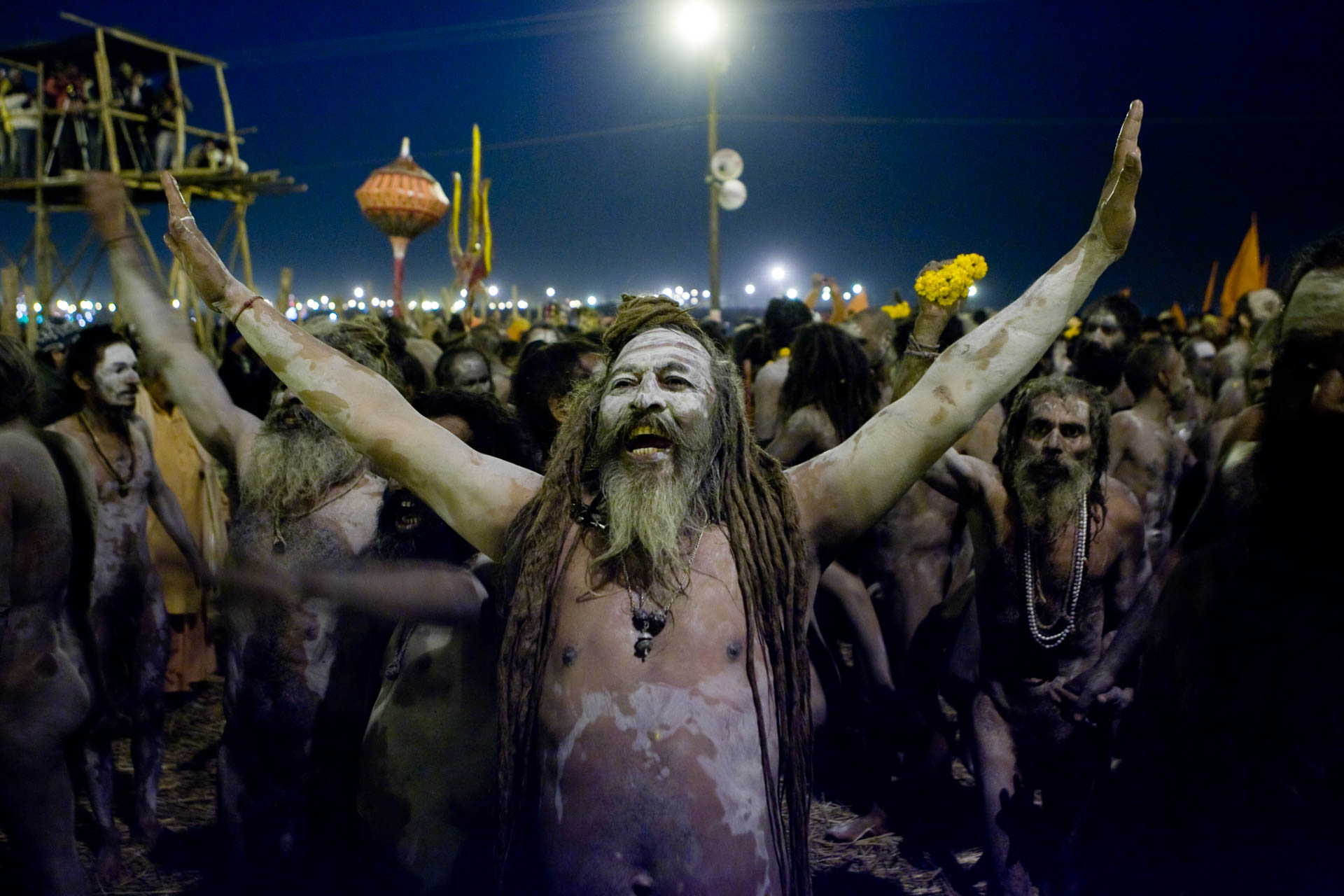  Allahbad, India - 19 January 2007
At the confluence of the rivers Ganges, Yamuna and the invisible Sarasvati, Hindu pilgrims and Sadhu take bath in the sacred waters  on the occasion of Ard Kumbh Mela, every 6 years: the main bath day.
© GIANNI GIAN