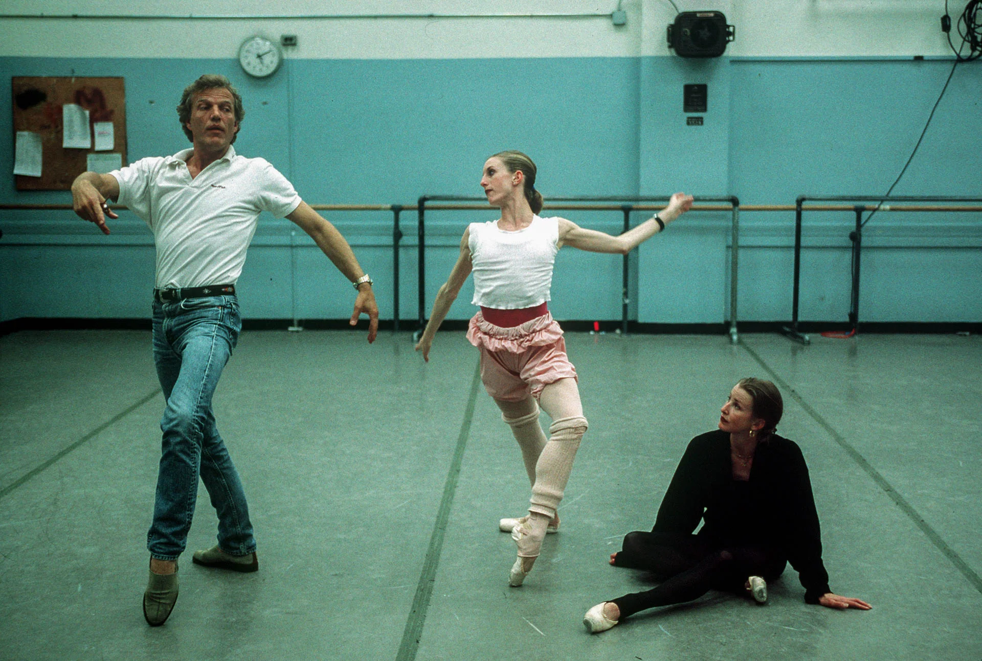 New York, USA 10 May 1995.
A week spend in the backstage of the prestigious New York city ballet.
© GIANNI GIANSANTI