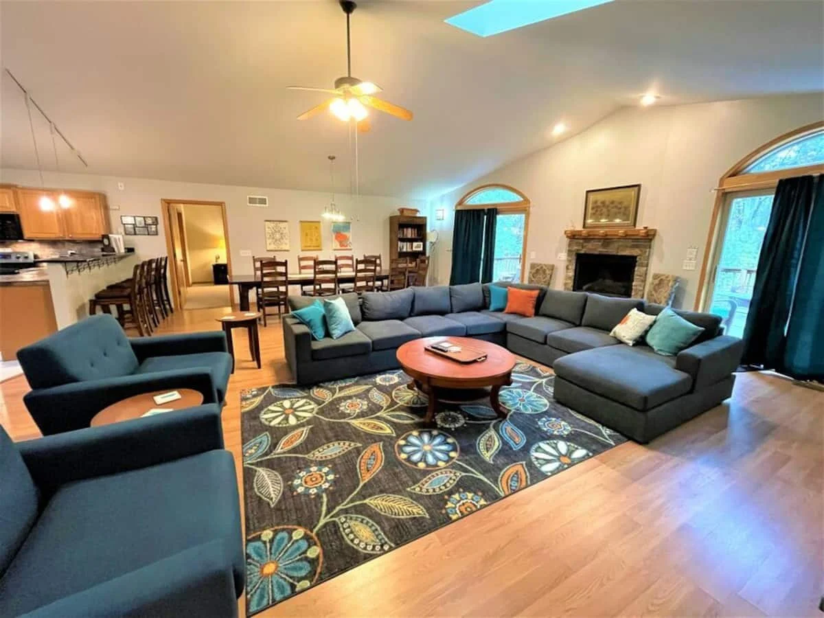 Living Room Dells.jpeg