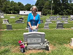 Flat John visited Oak Grove Louisiana with me to visit my mom's grave