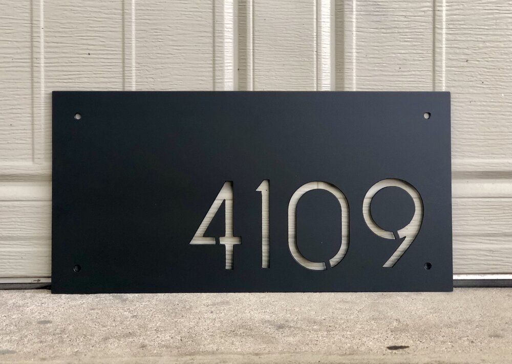 Featured image of post Mid Century Modern House Numbers : While a mid century modern house plan could potentially be built in any area of the united states, palm springs, california would be the quintessential location.