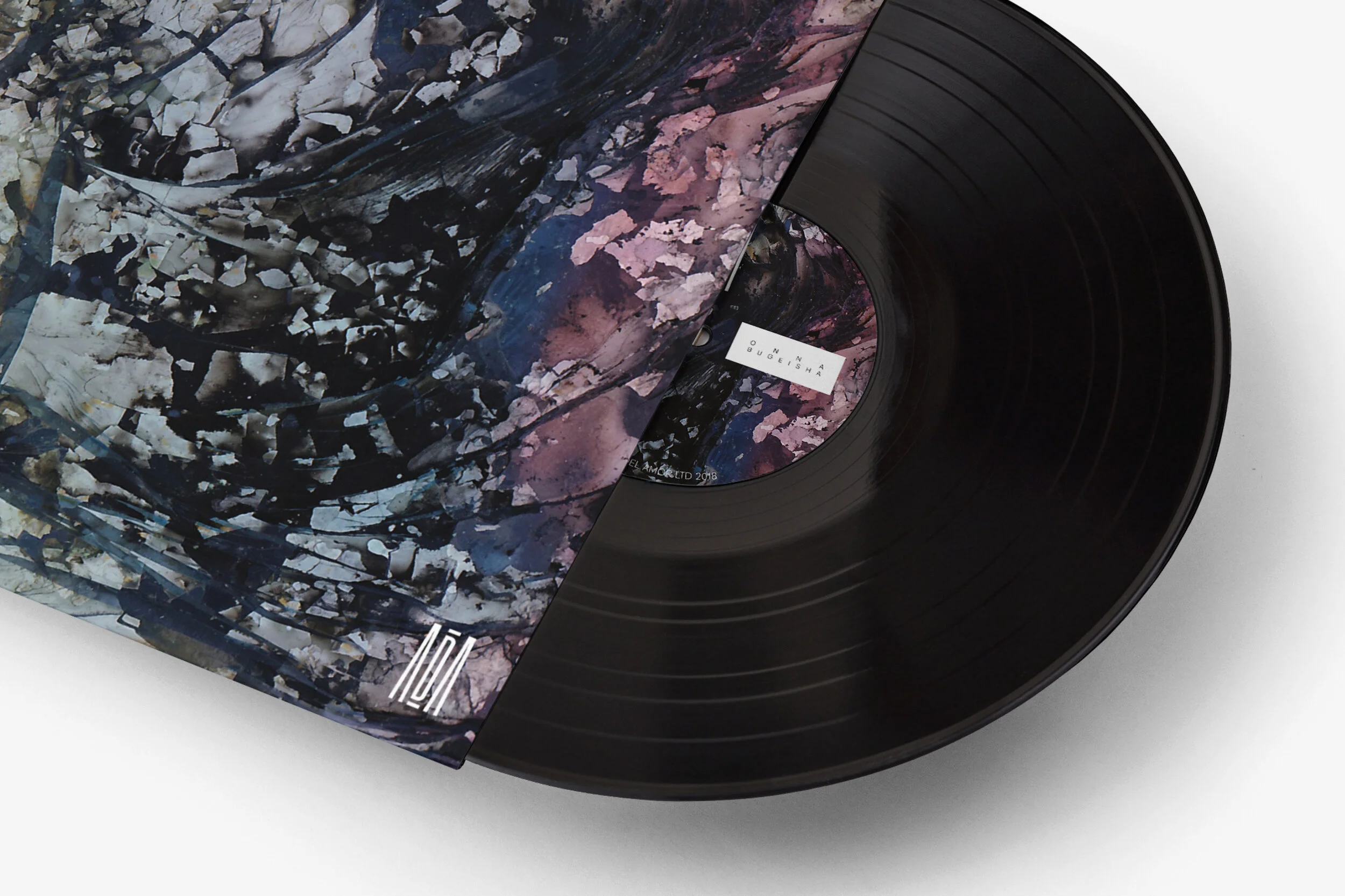 Arma Del Amor_Layout_Vinyl_Angle.jpg