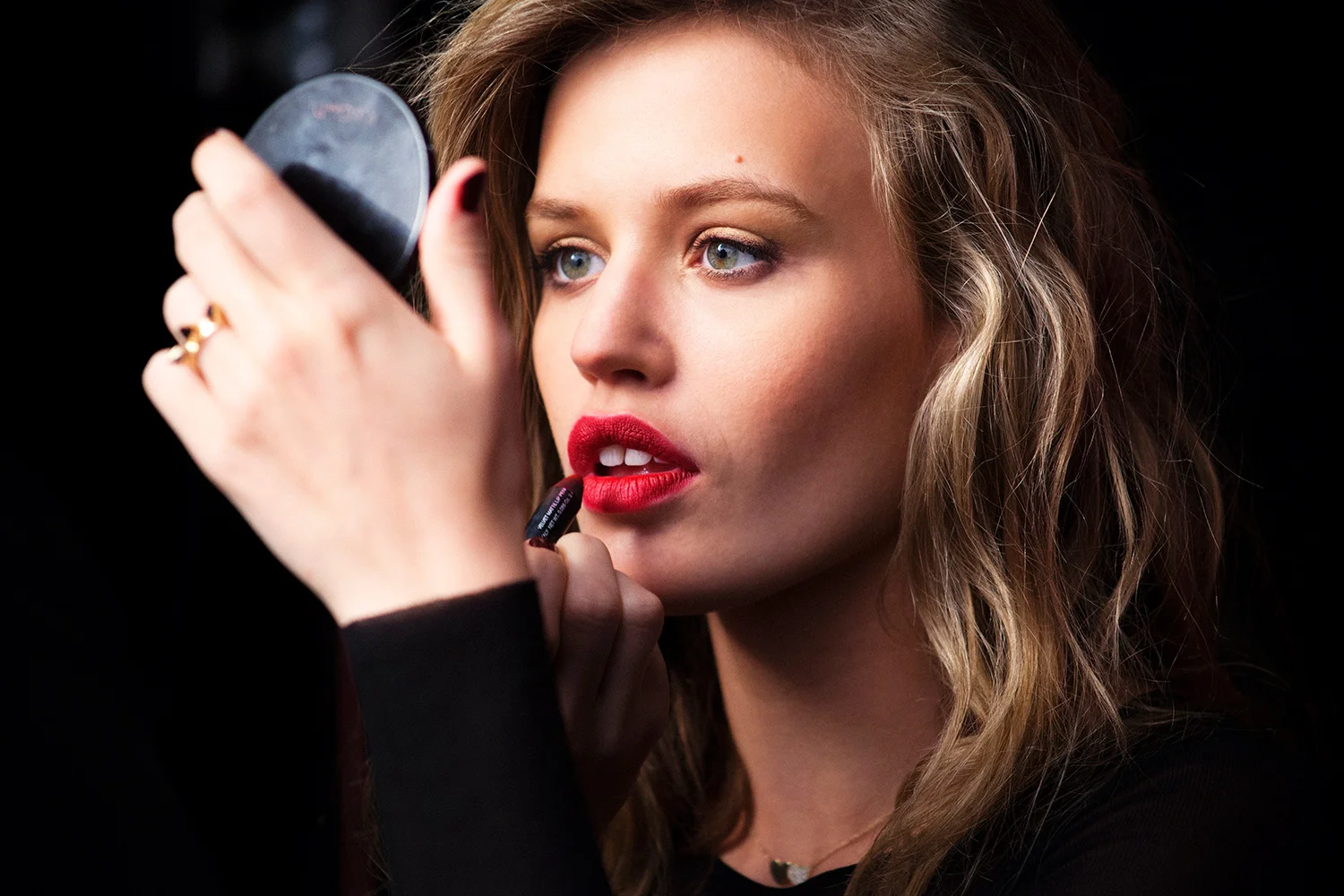 GEORGIA MAY JAGGER - SUNGLASS HUT_8.jpg