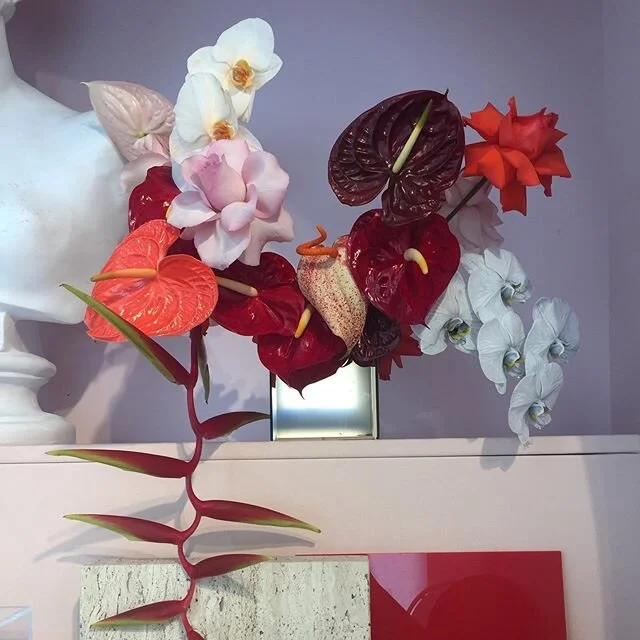 Take a look at the beautiful work for Glossier by @brrch_floral - The florist Brittany Asch&rsquo;s anthurium arrangements decorate the Glossier Showroom. Her floral designs have now become synonymous with the brand&rsquo;s store design and merchandi