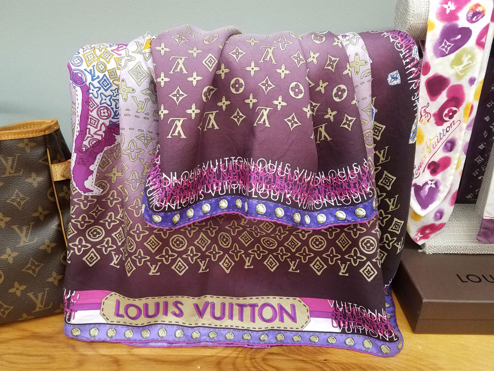 Laura Jean's Consignments - NEW Louis Vuitton Scarf! Current retail at LV  $675 Laura Jean's Price $450! GREAT GIFT GUYS!!! HINT HINT!!!  #laurajeansconsignments #laurajeans #sarasotaresale #sarasotaconsignment  #sarasota #sarasotafl #sale #shoplocal