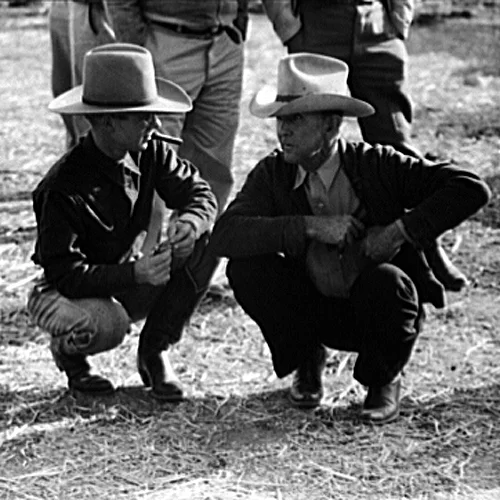 Cowboys-talking-1939-Lee-Russell.jpg