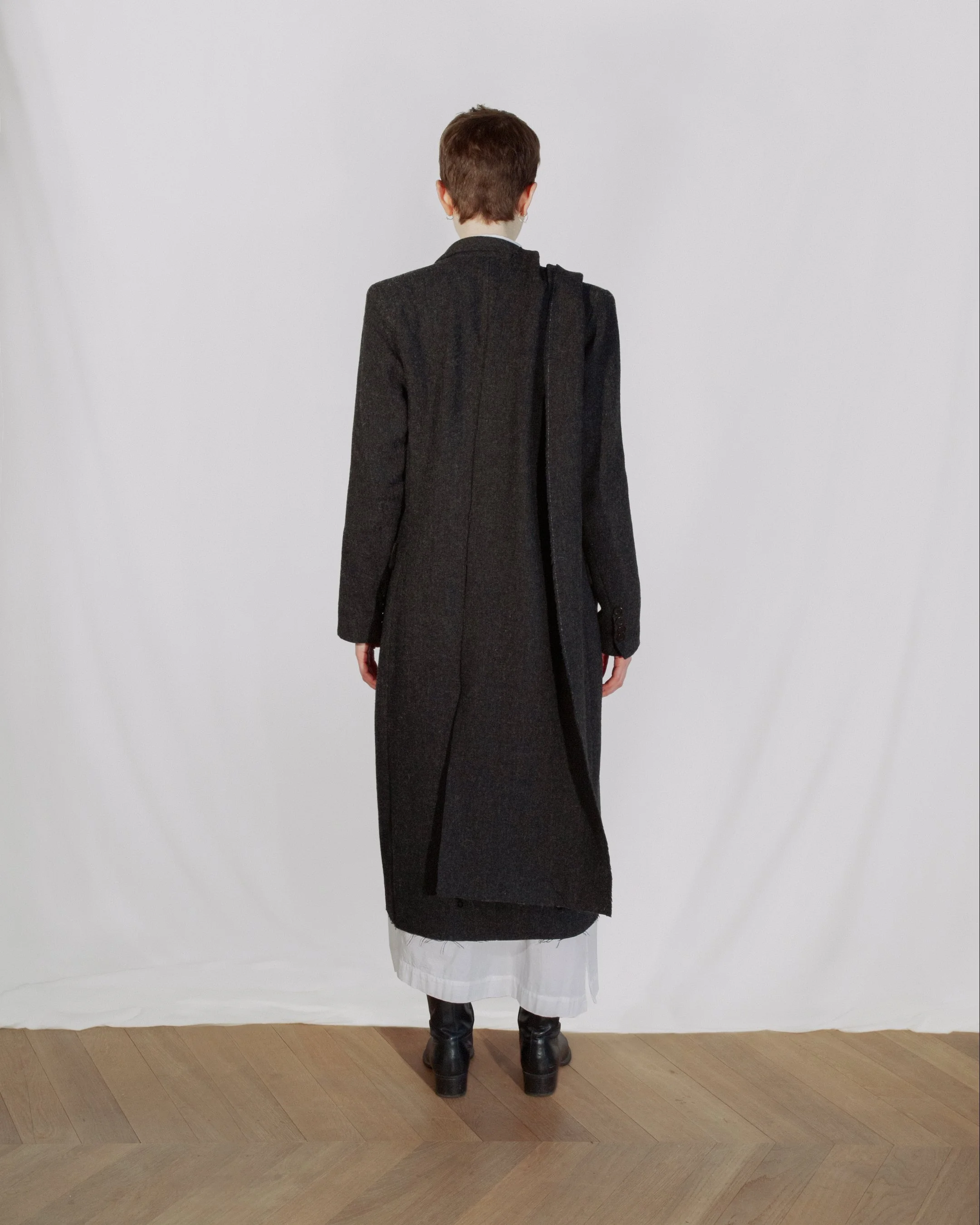 16.SCARF COAT_02.jpg