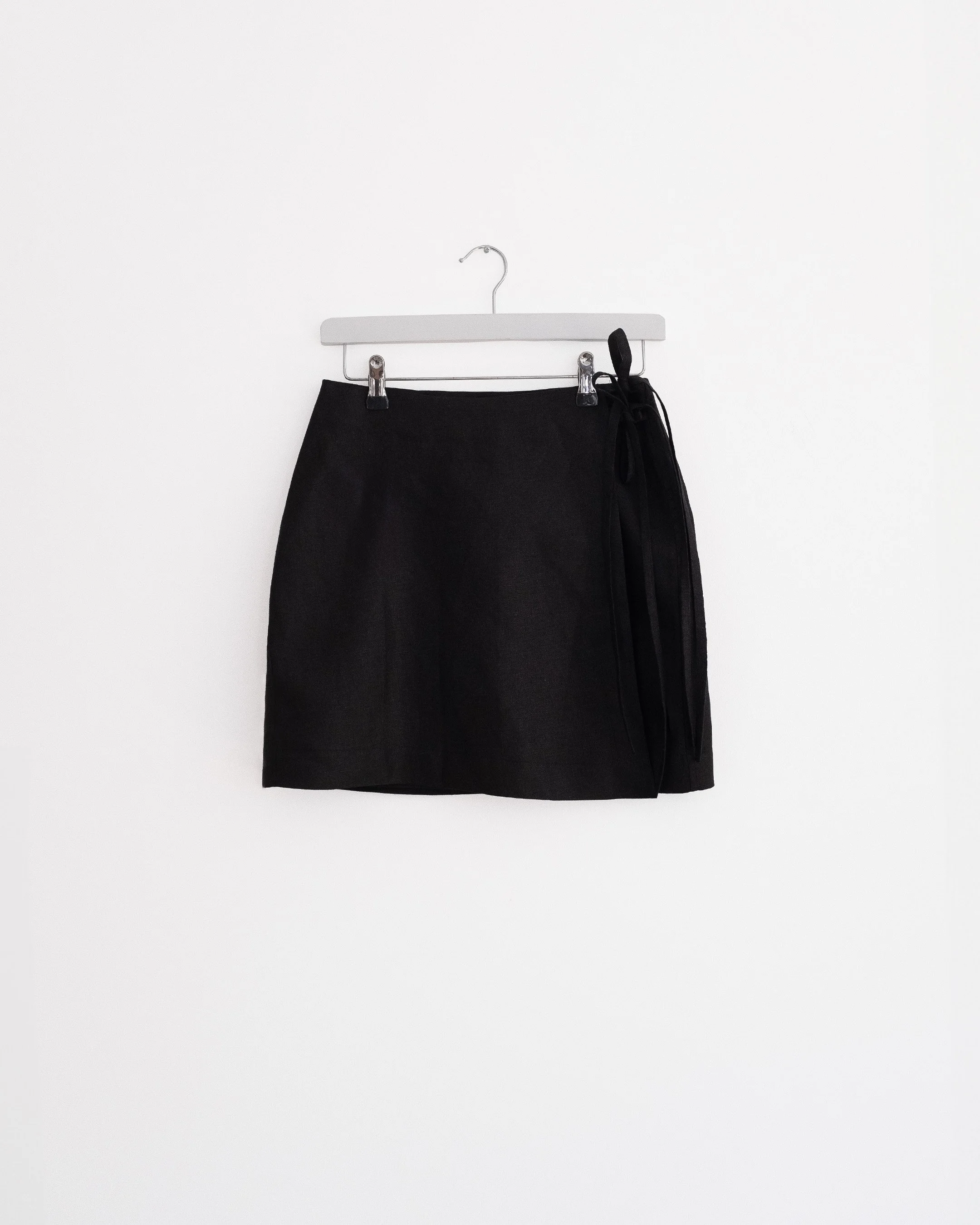 Mini skirt with side ties
