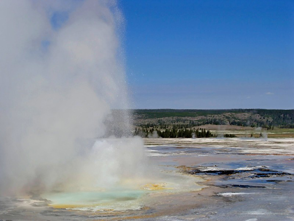 North America_WY_Yellowstone_NP_Geyser_KV.jpg