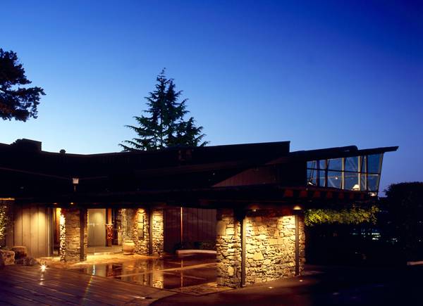 Front Entrance to Canlis, Seattle Washington. Photo credit: Brian Canlis via Wikimedia Commons
