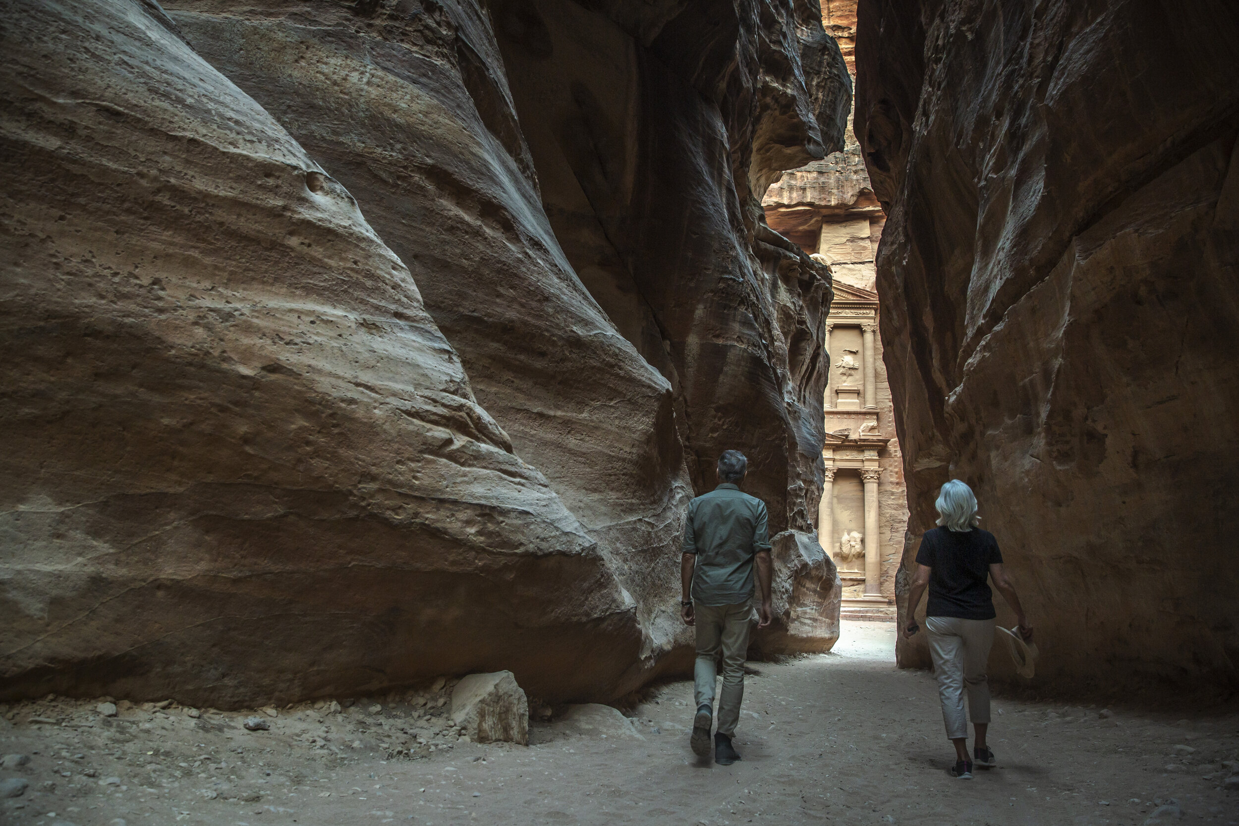 Jordan+Petra+Gorge+Treasury+Entrance+Travellers.jpg