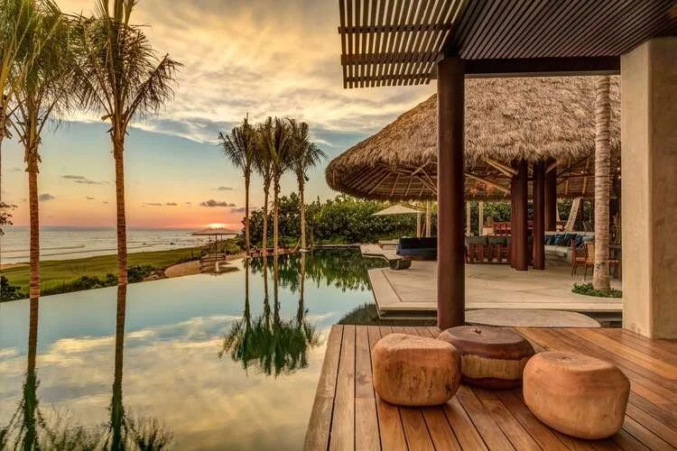 our partnerships: villas of distinction