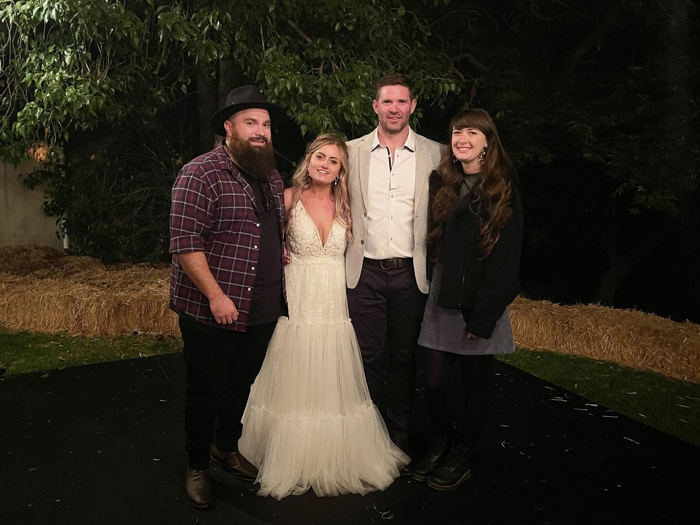 ✨KAT &amp; CRAIG✨

Throwback to a few months ago, when we had the pleasure of playing at @whitehillestate for Kat and Craig&rsquo;s wedding ‼️😍 

It was such a stunning day and a really fun, dance-filled night. (And birds only pooped on us like, one
