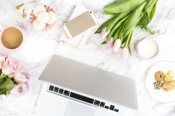 Life as a full-time blogger.