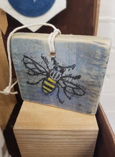 Bee Plaque, Sombrero Printmaking, £12