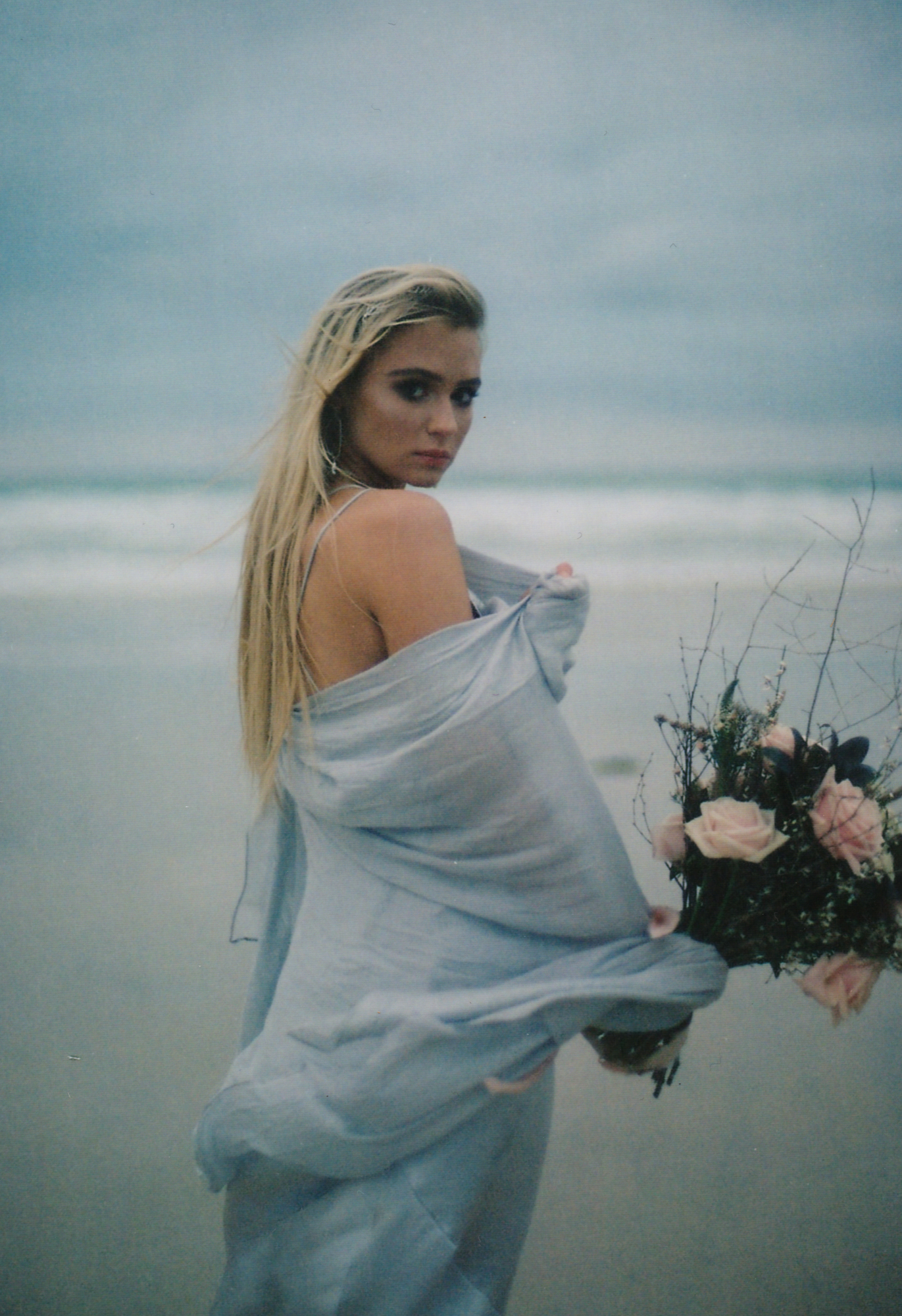 Lucie On The Beach | Bridal Editorial | www.oliviablogs.com