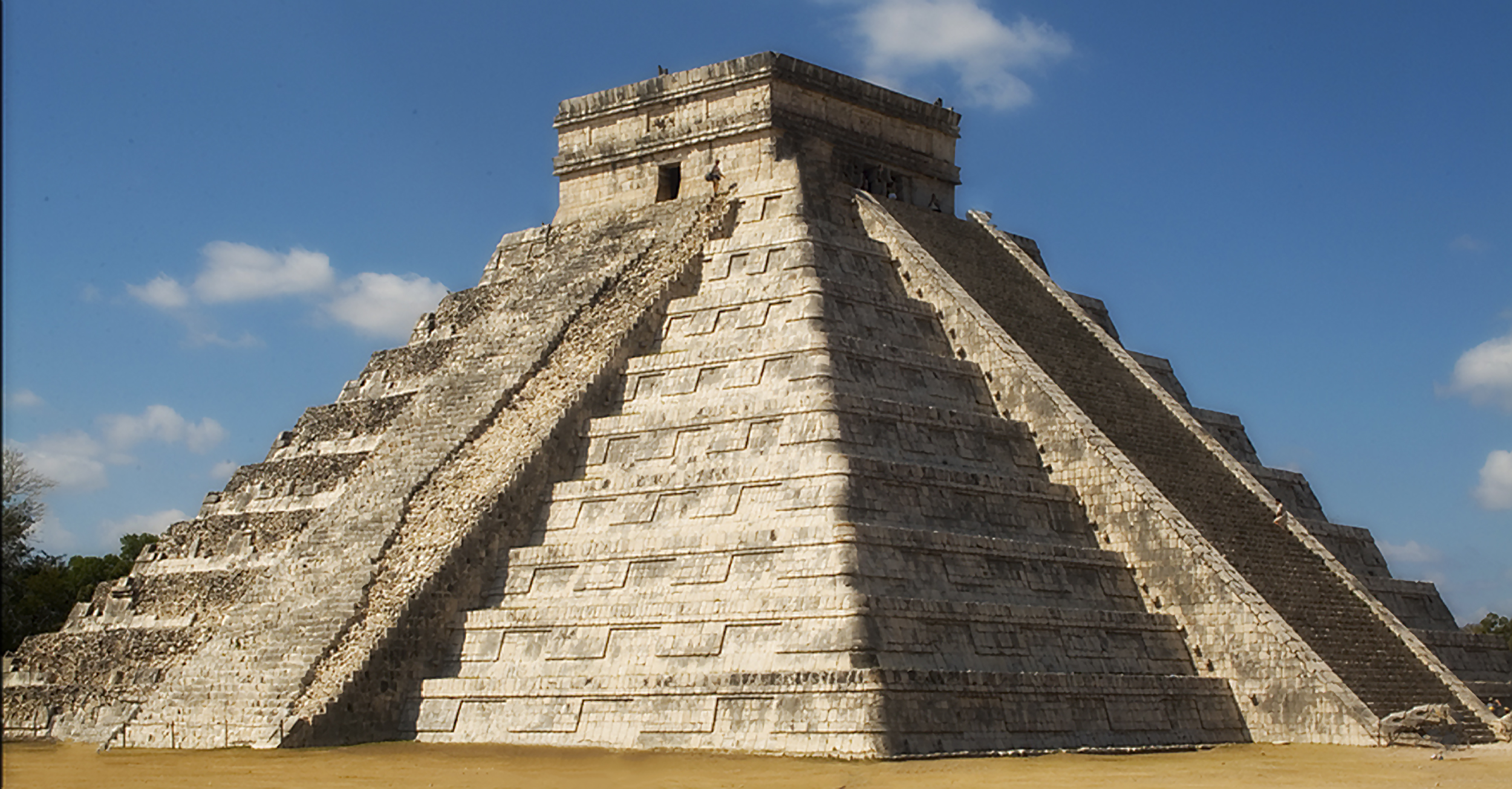 Cichen itza pyramid